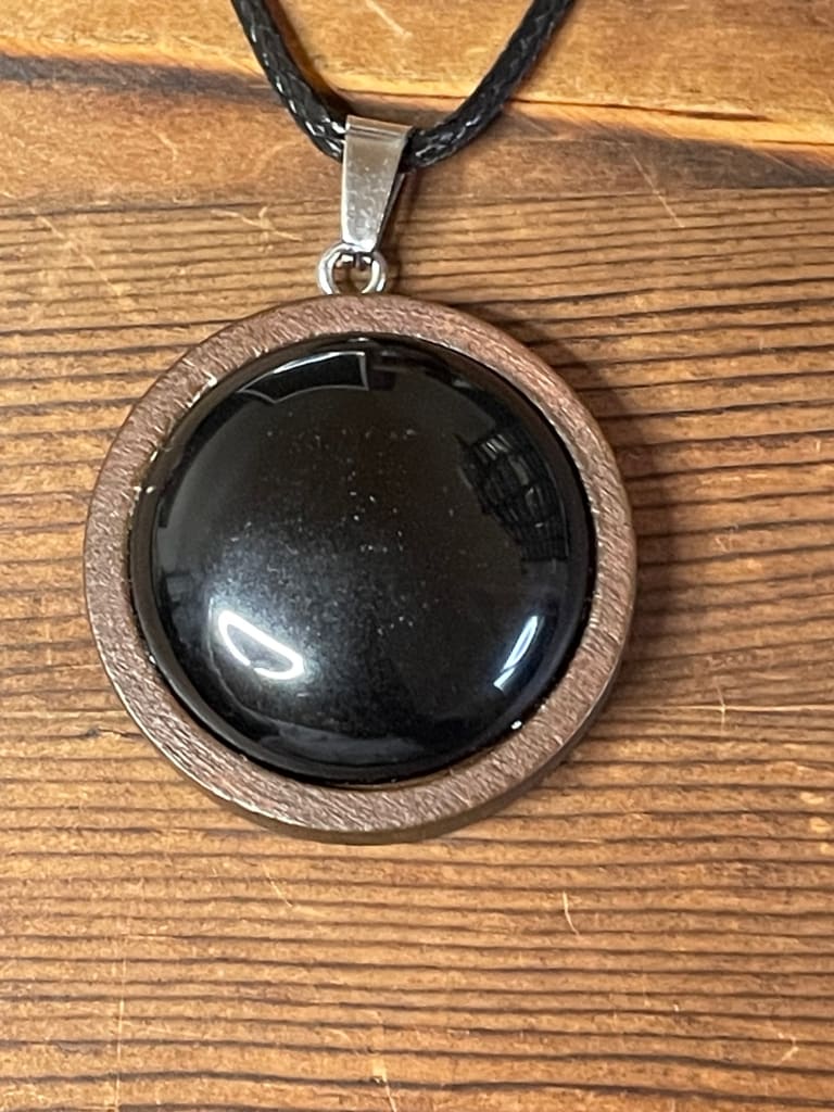 Black onyx x wood pendant necklace - Pendant