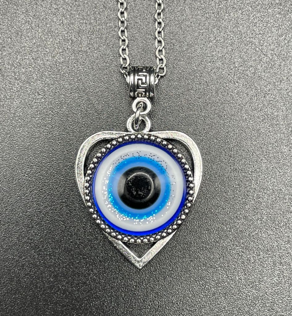 Evil eye protection heart-shaped pendant necklace
