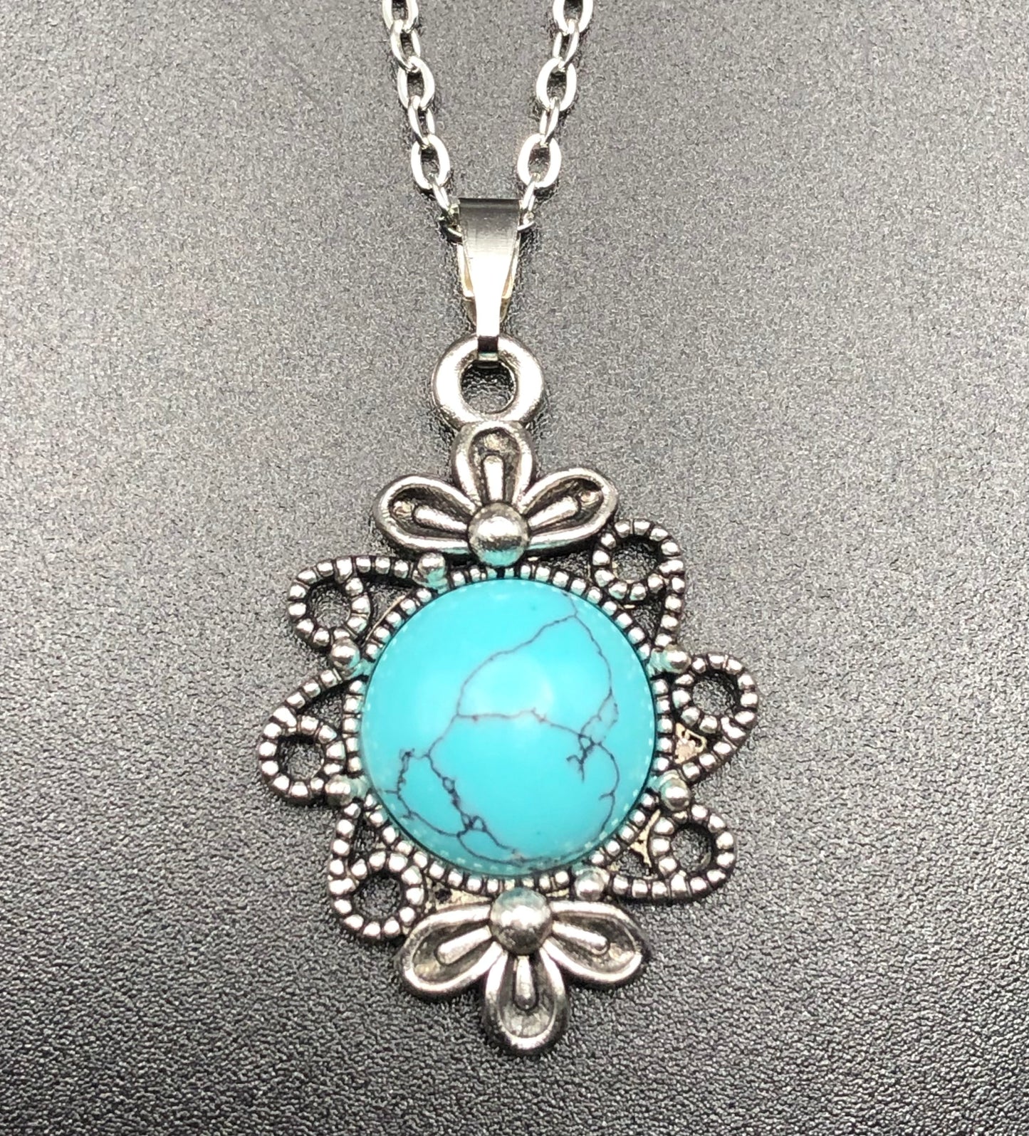 Turquoise x Silver Pendant Necklace