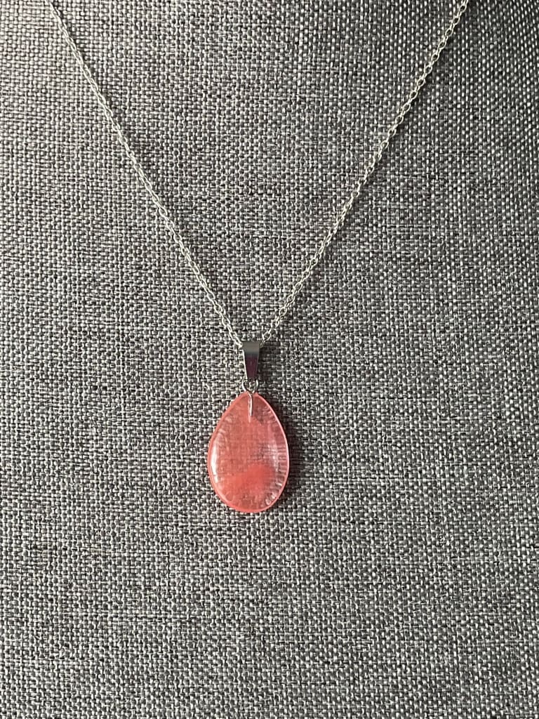 Polished tear drop cherry quartz pendant - Pendant