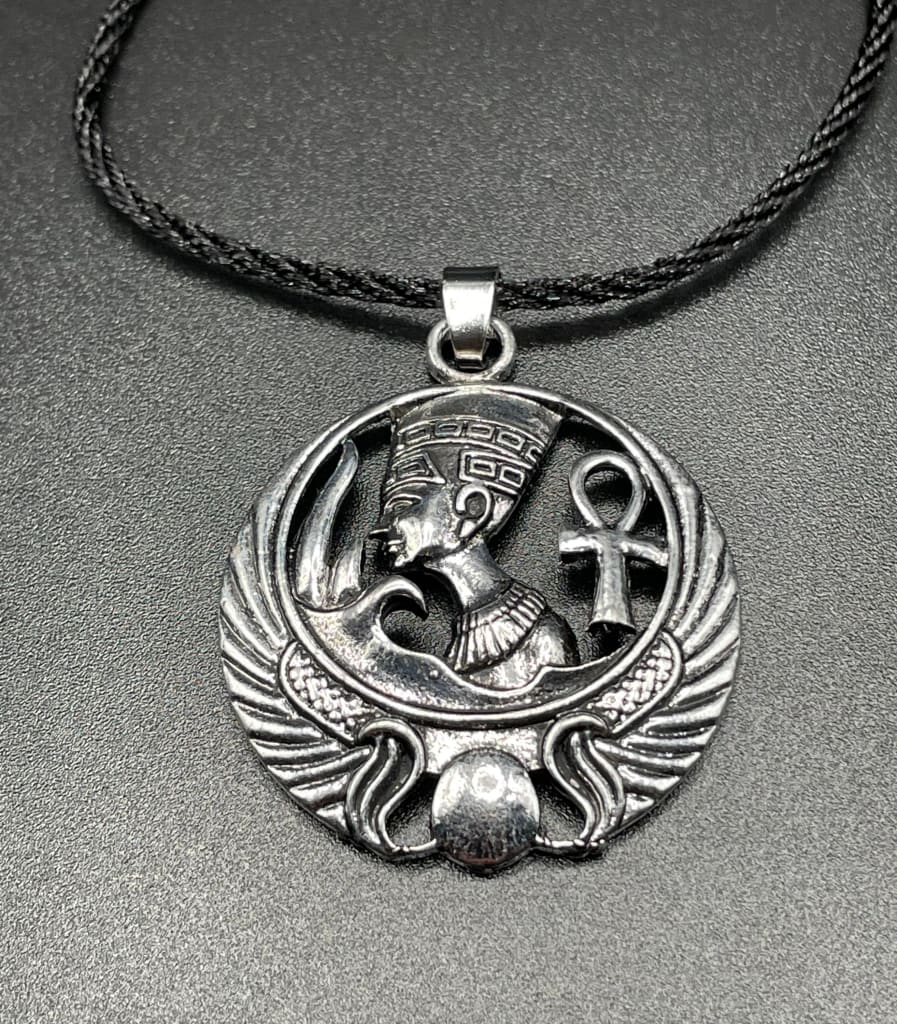 Queen nefertiti charm necklace - Necklaces