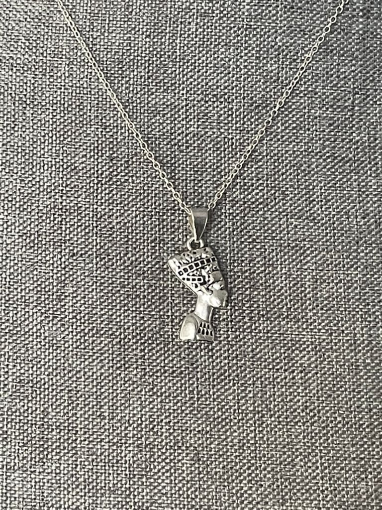 Queen nefertiti charm necklace - Necklaces