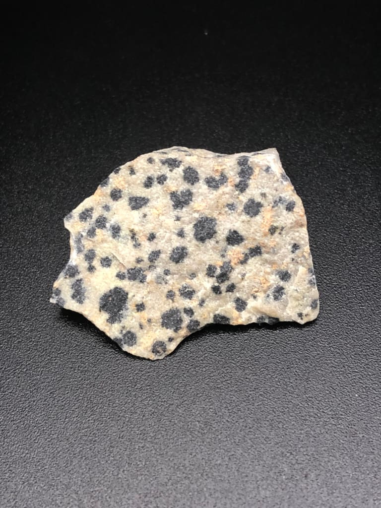 Raw dalmatian jasper stone - Tumbled stone