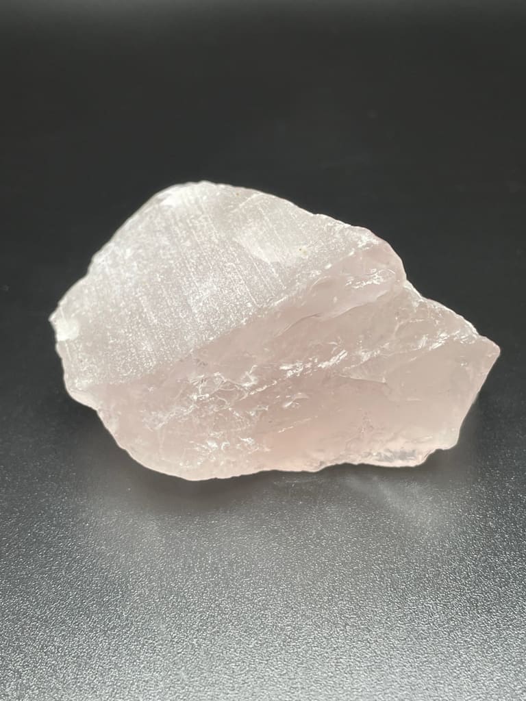 Raw rose quartz stone - Tumbled stone